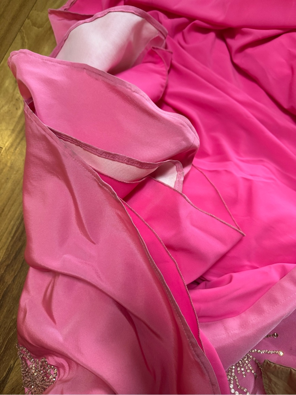 Carolina Herrera Pink trench gown with Gold Butterfly Embellishments - Picture 10 of 14